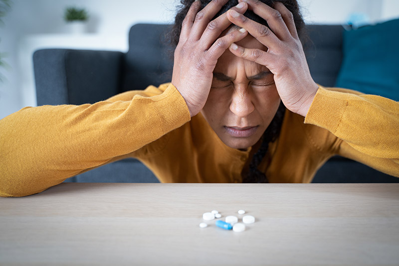 a woman struggling with addiction with benzodiazepine